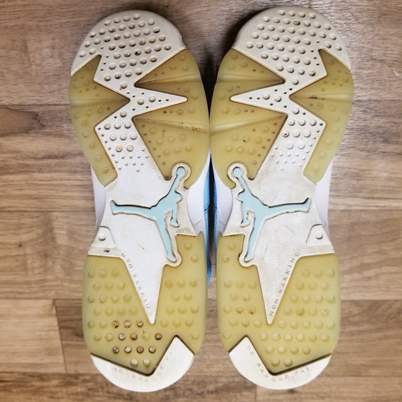 Air Jordan 6 Retro "Pantone" Sneakers /Sz 6.5 - Picture 7 of 8